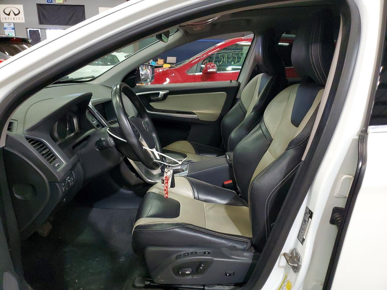 2017 VOLVO XC60