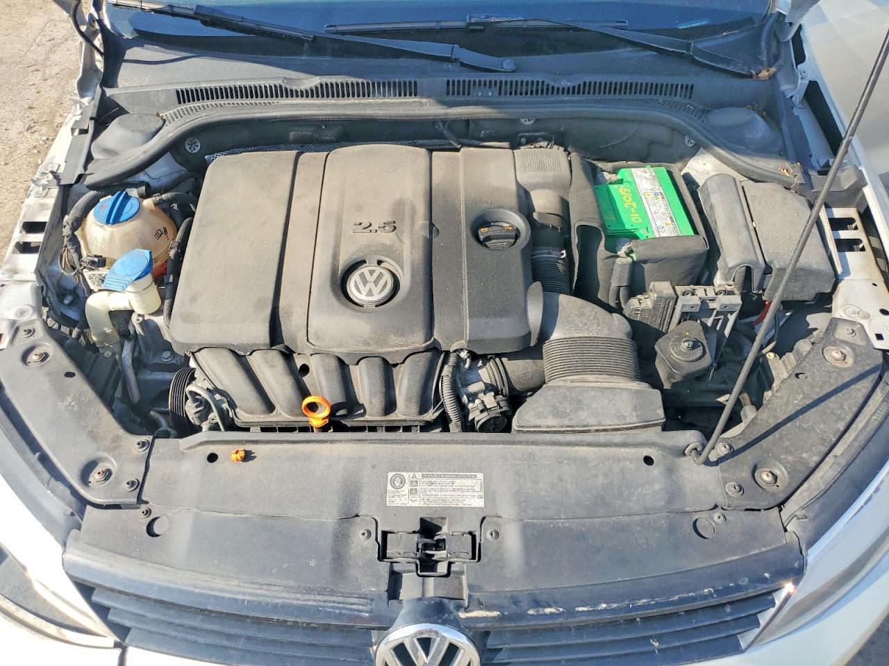 2011 VOLKSWAGEN JETTA