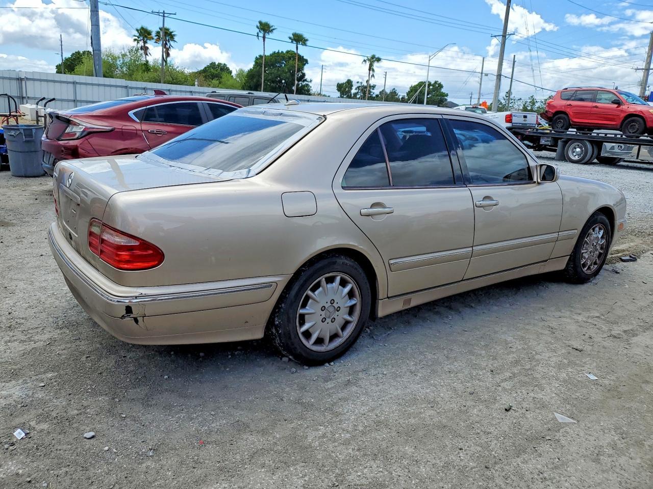2000 MERCEDES-BENZ E-Class