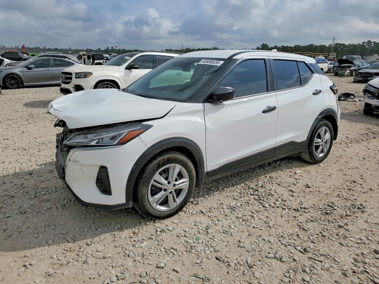 2024 NISSAN KICKS
