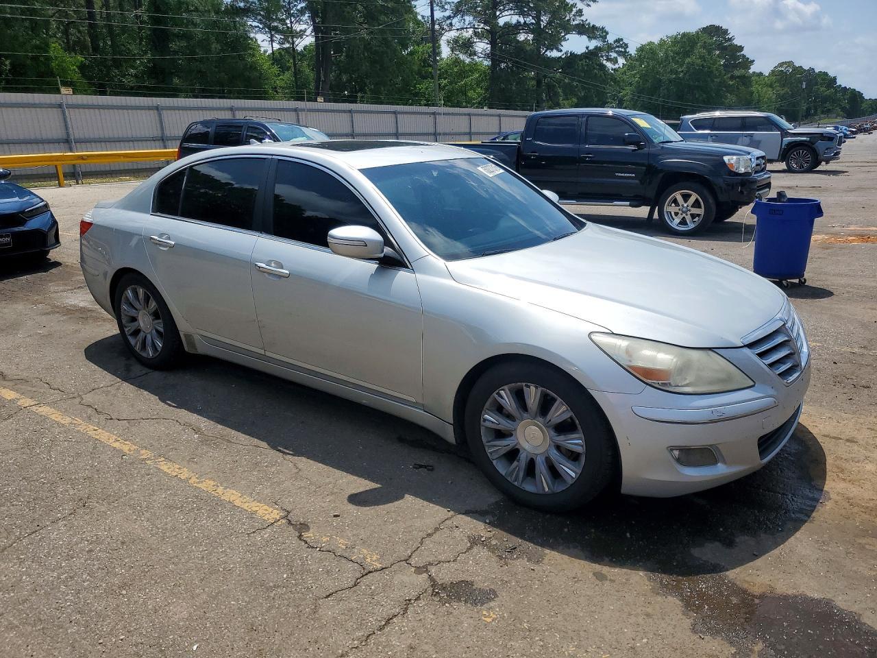 2011 HYUNDAI GENESIS