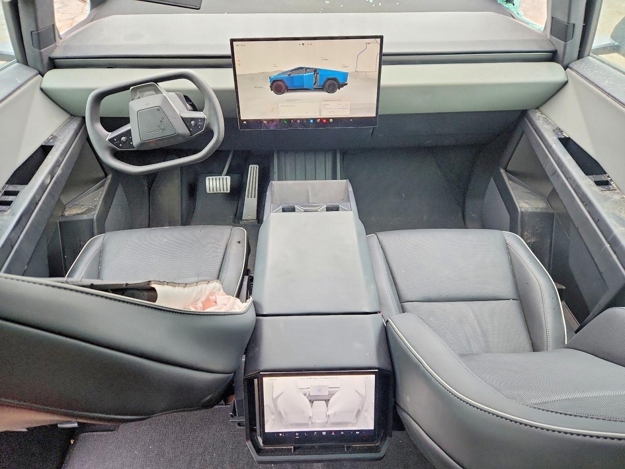 2025 TESLA Cybertruck