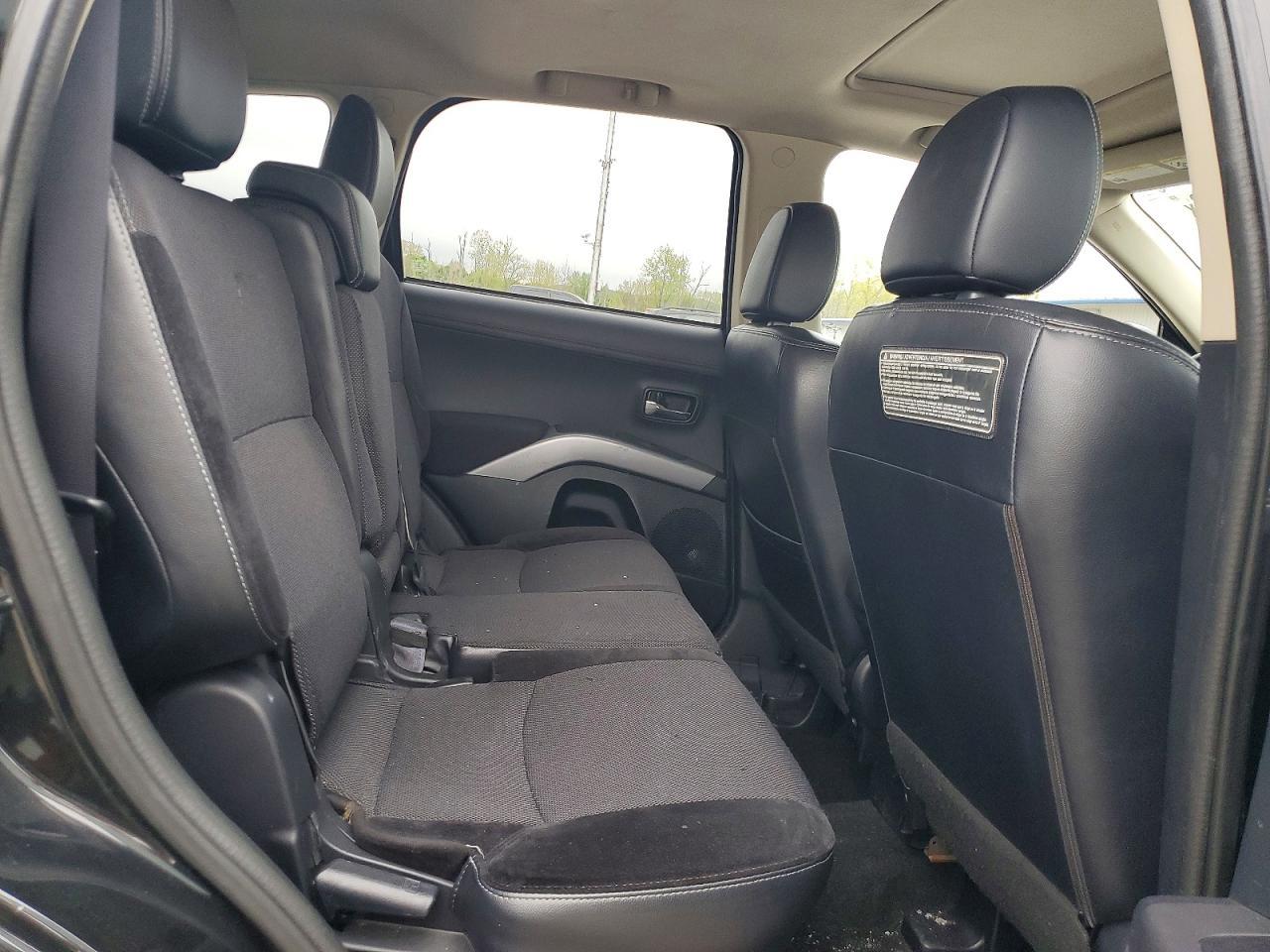 2013 MITSUBISHI outlander