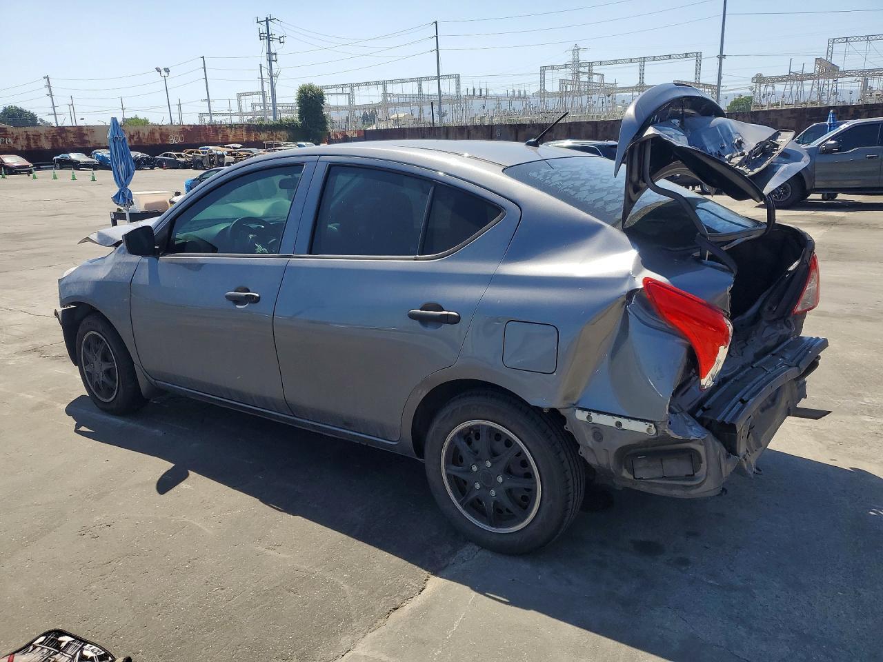 2018 NISSAN VERSA