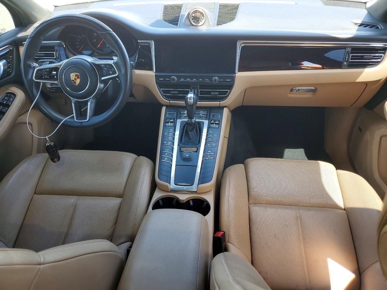 2021 PORSCHE Macan