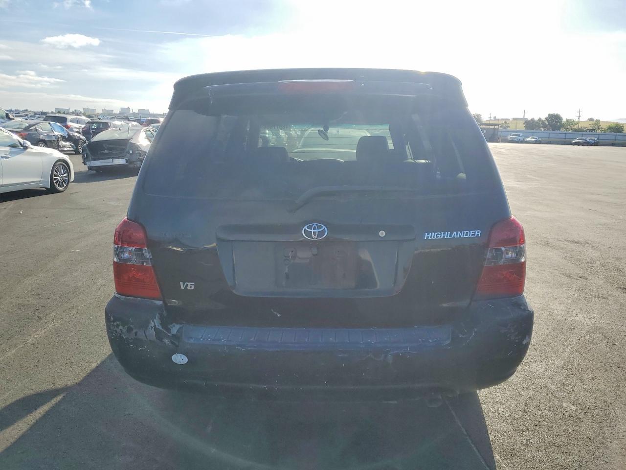 2005 TOYOTA HIGHLANDER