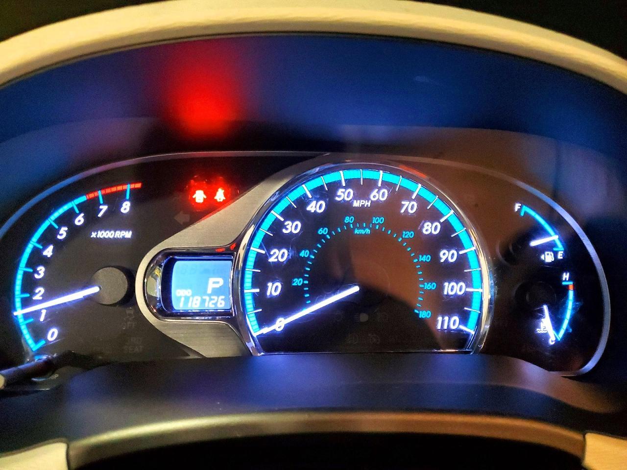 2011 TOYOTA SIENNA