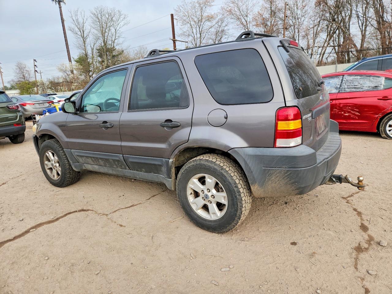2005 FORD ESCAPE