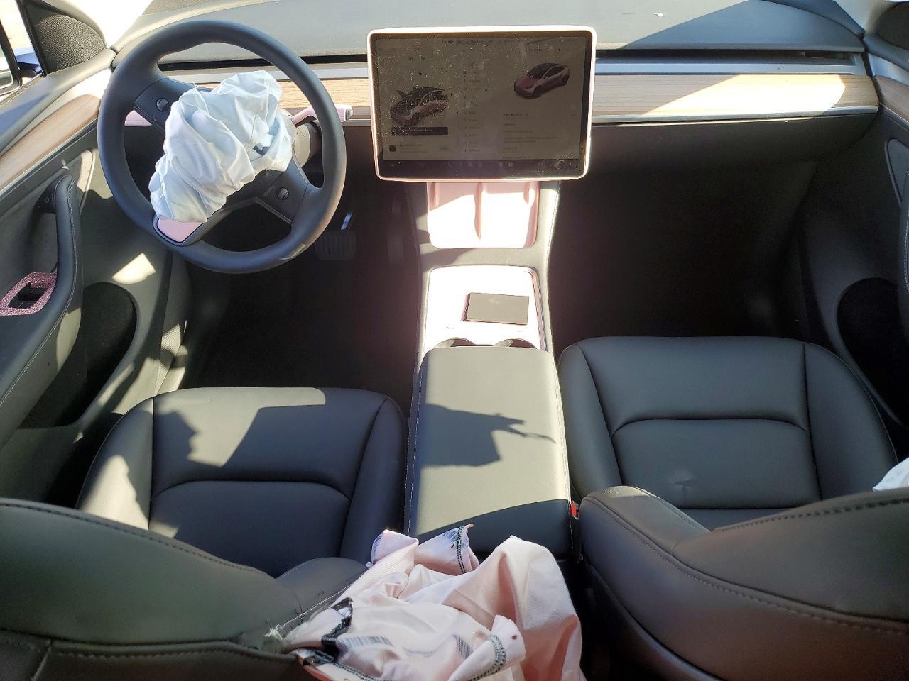 2025 TESLA MODEL Y
