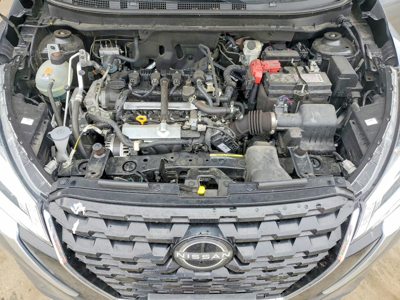 2024 NISSAN KICKS