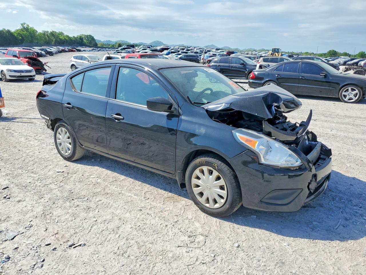 2017 NISSAN VERSA