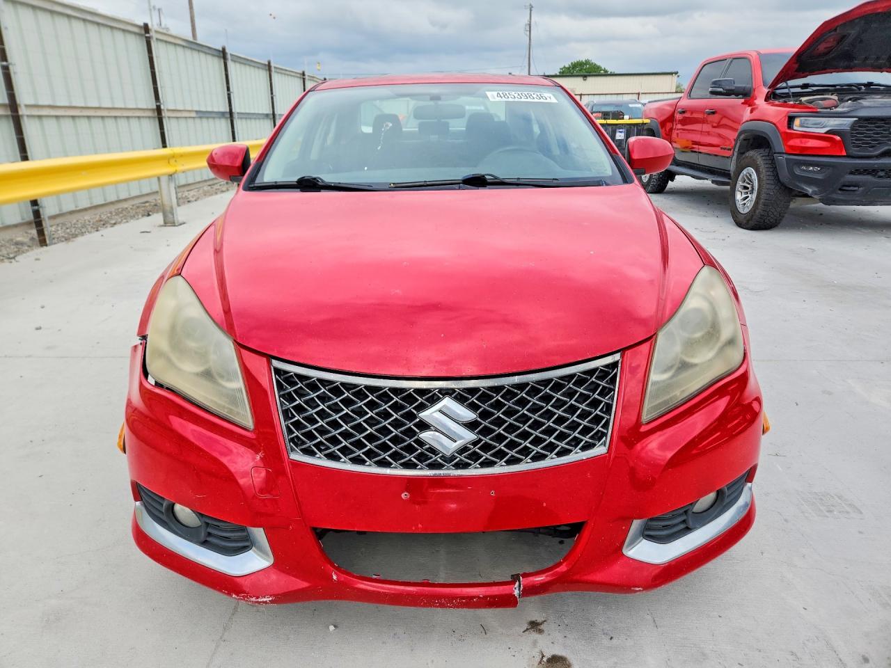 2012 SUZUKI Kizashi