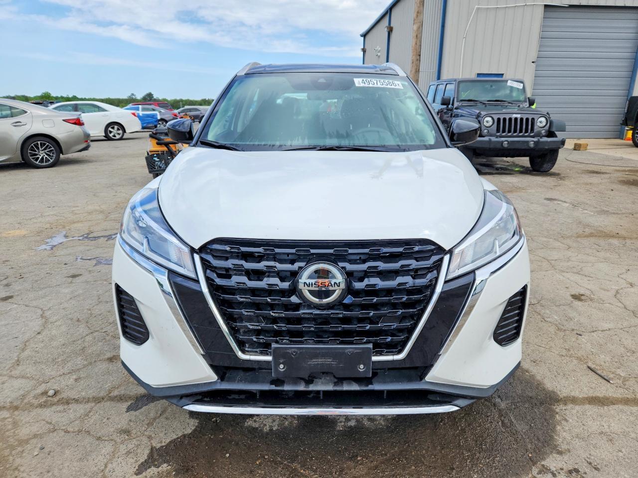 2023 NISSAN KICKS