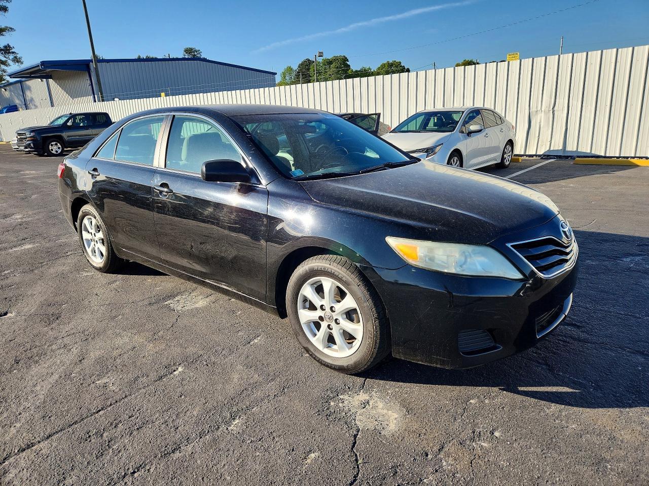 2011 TOYOTA CAMRY
