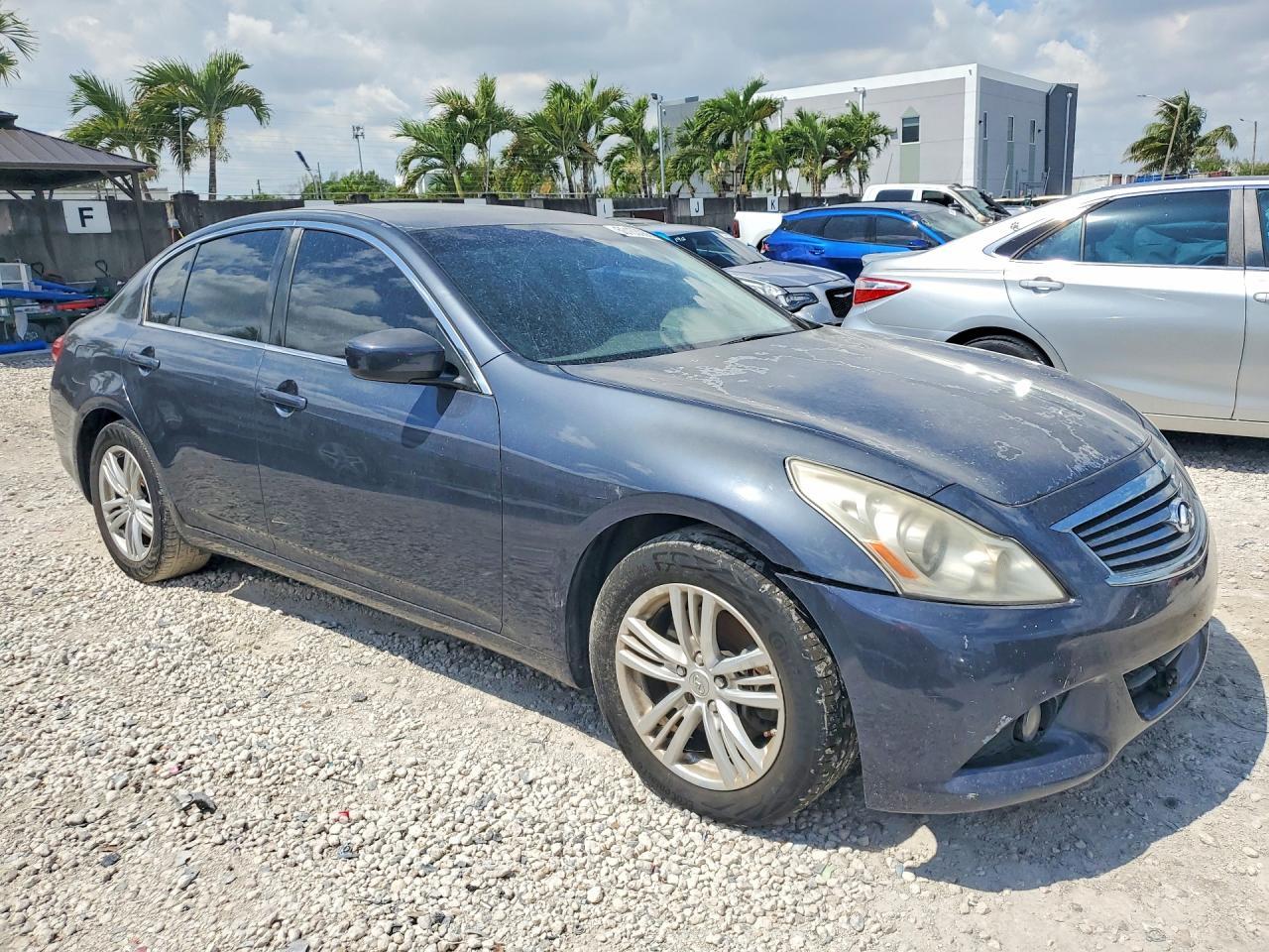 2012 INFINITI G37