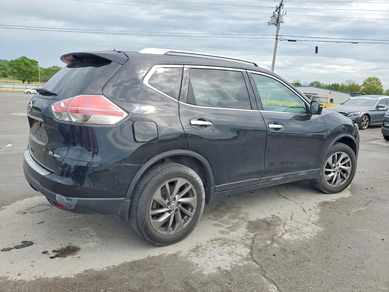 2015 NISSAN ROGUE