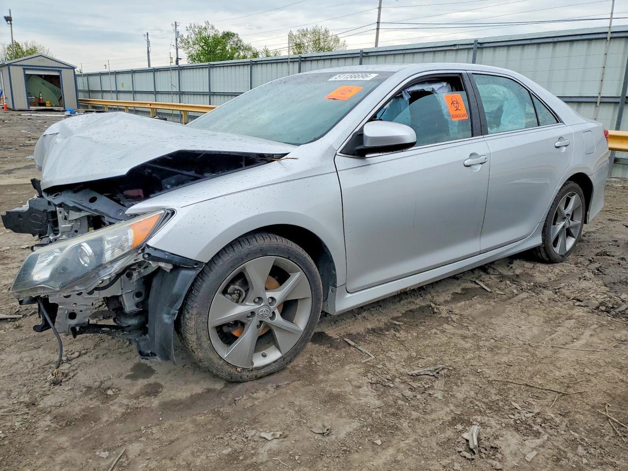 2014 TOYOTA CAMRY
