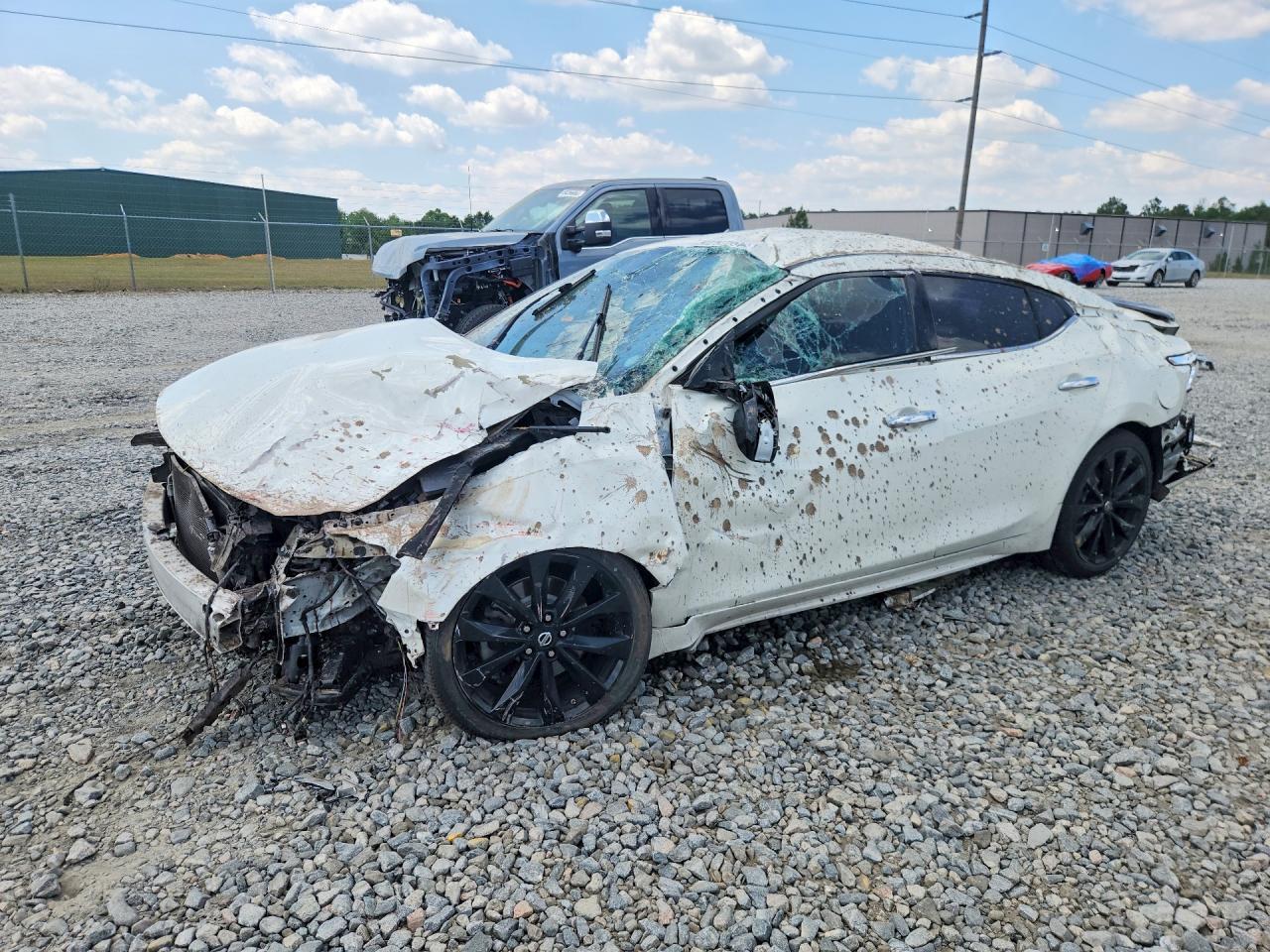 2017 NISSAN Maxima