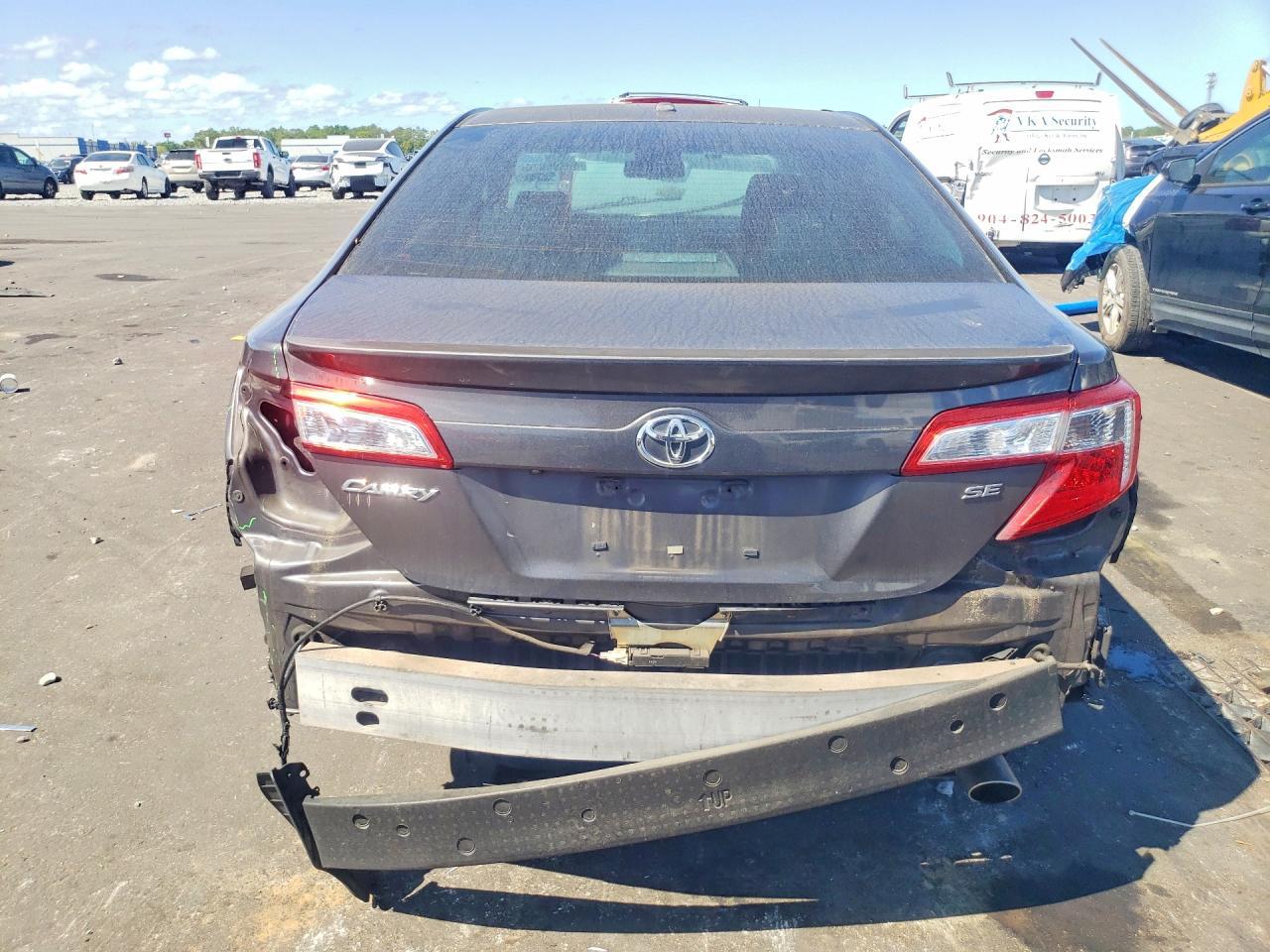 2014 TOYOTA CAMRY
