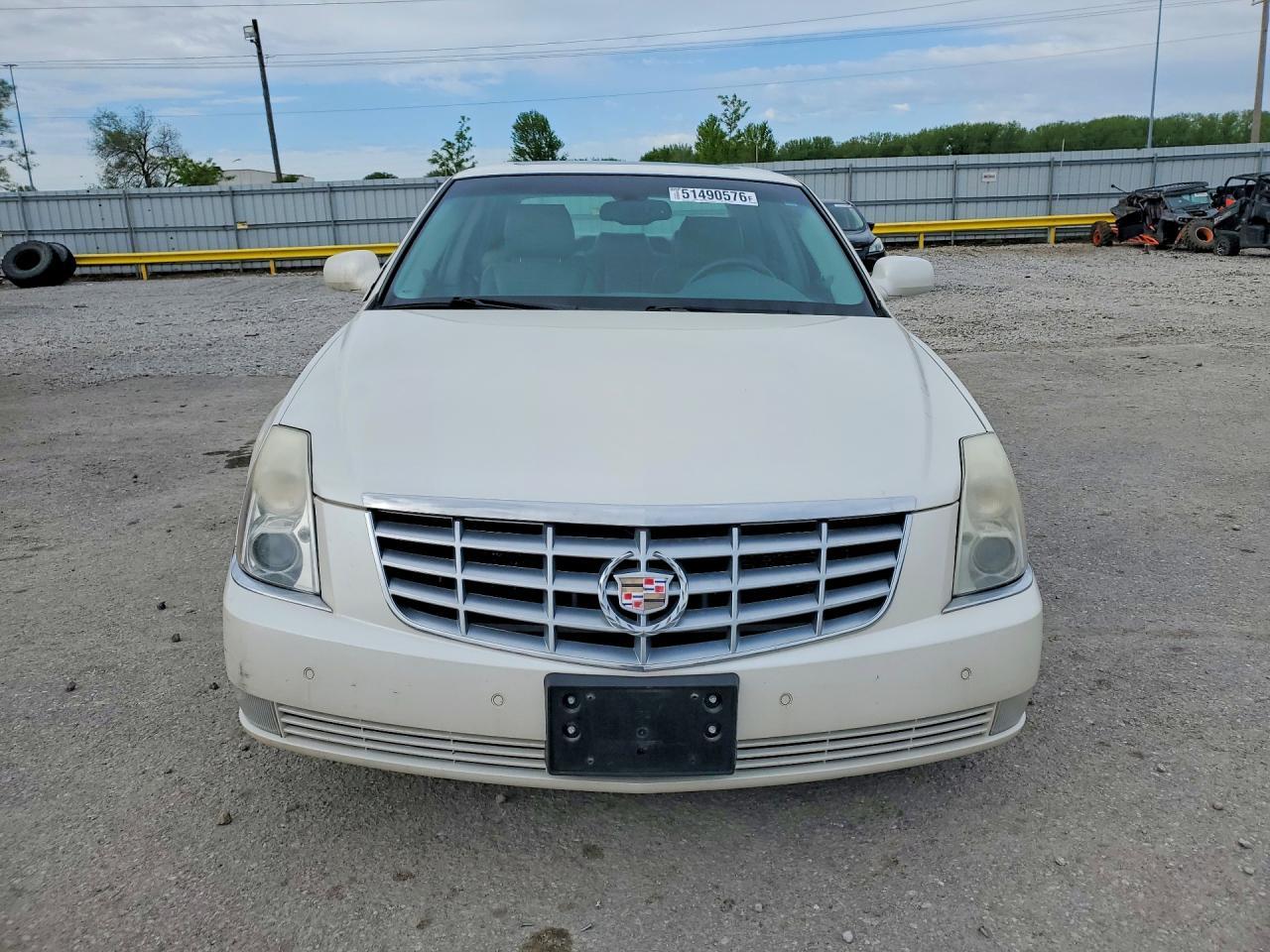 2011 CADILLAC DTS