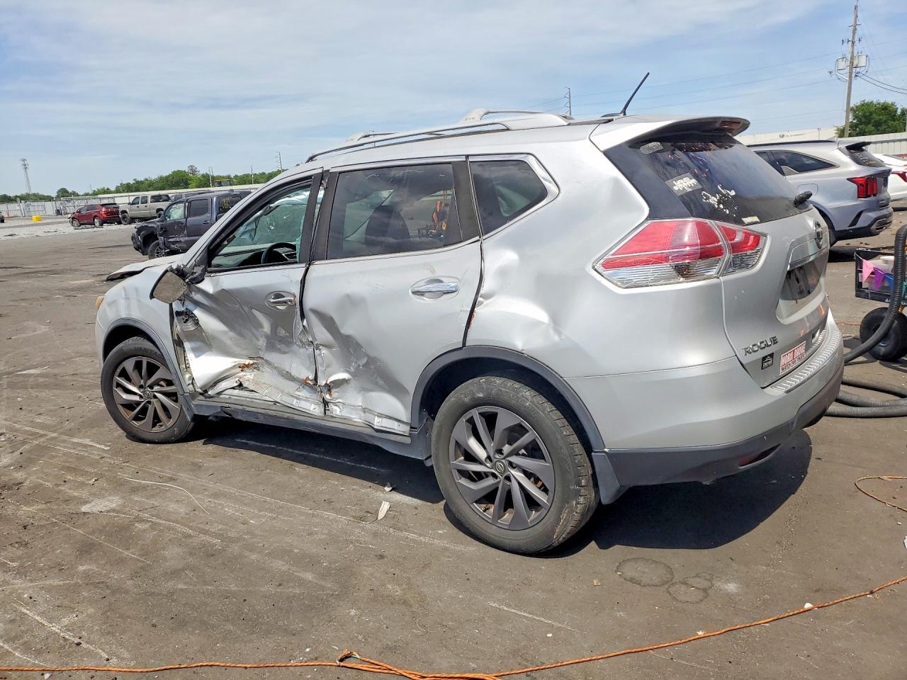 2016 NISSAN ROGUE