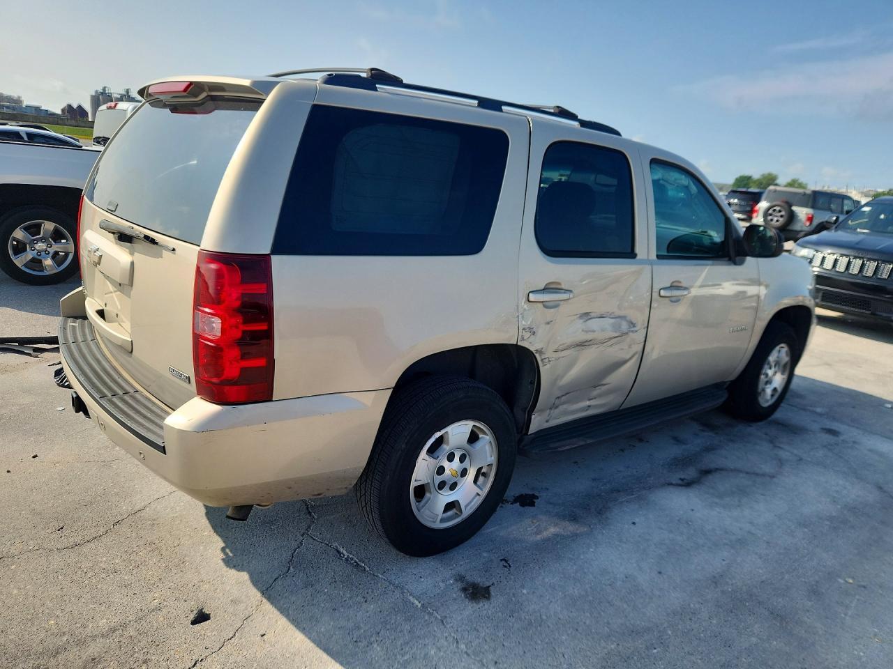 2011 CHEVROLET Tahoe