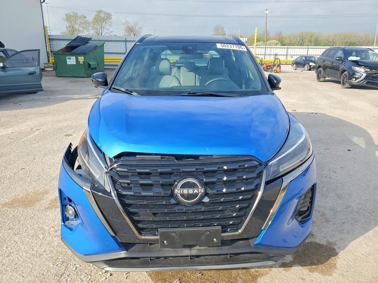 2023 NISSAN KICKS