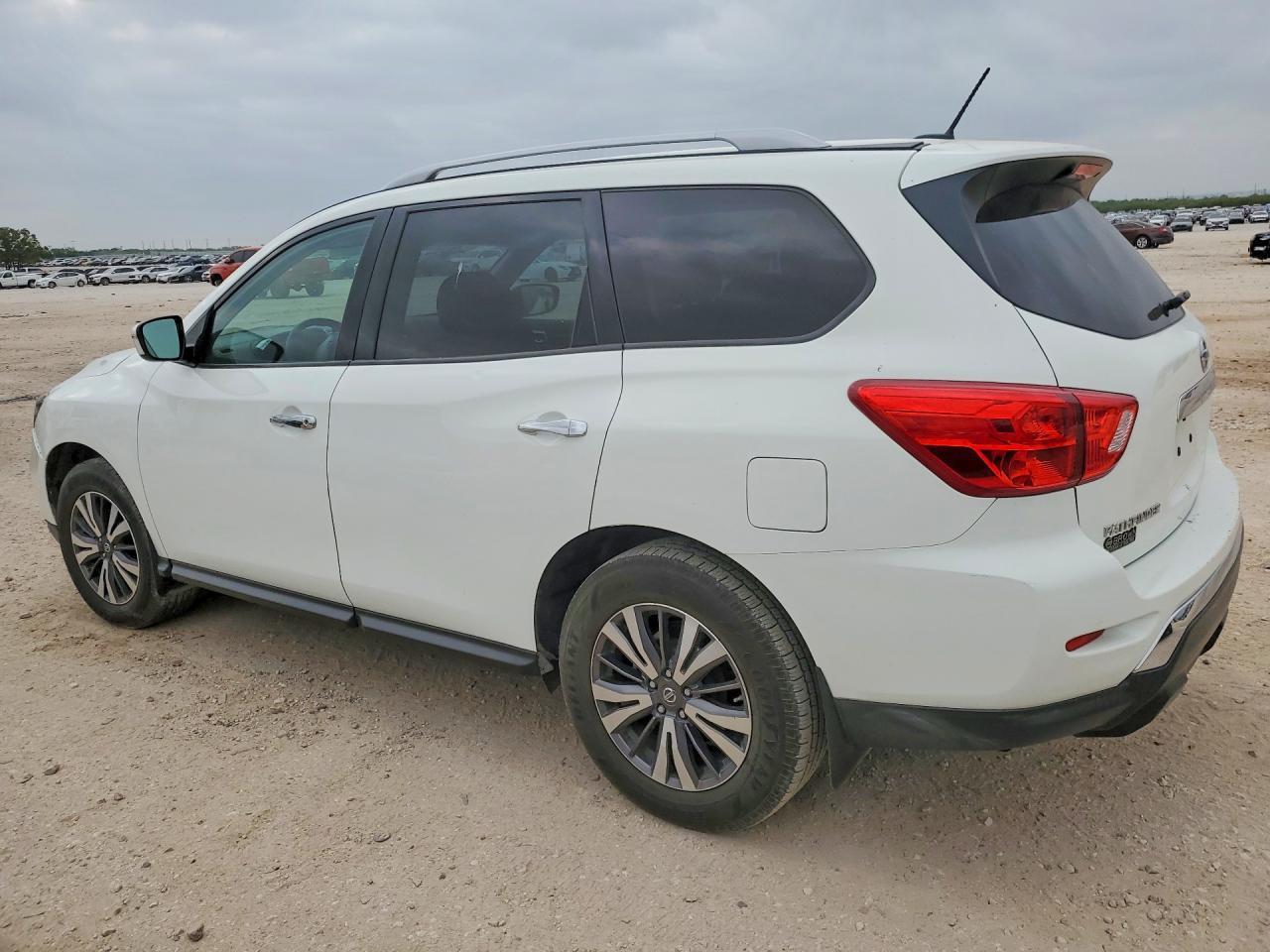 2017 NISSAN PATHFINDER