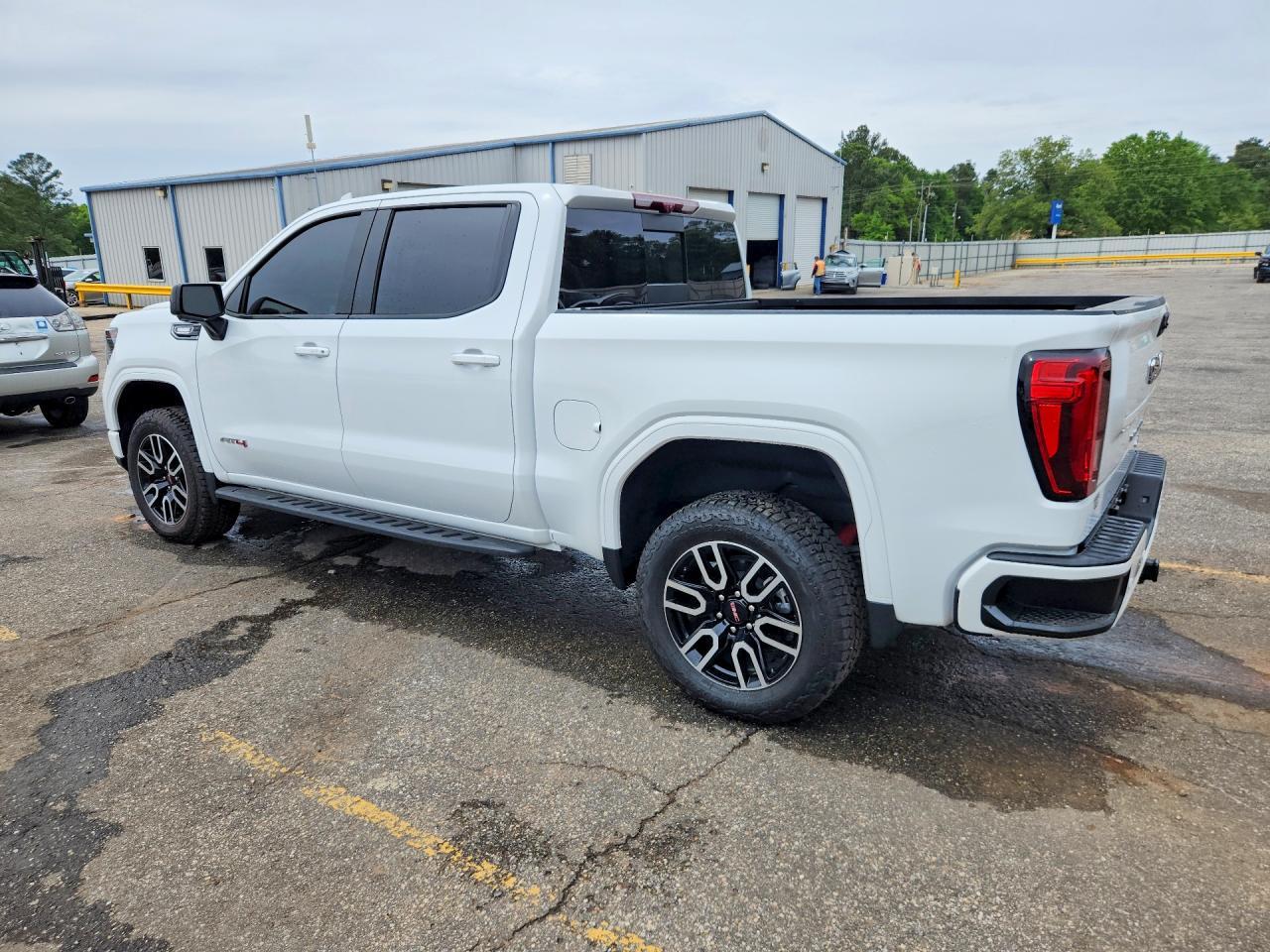 2025 GMC Sierra