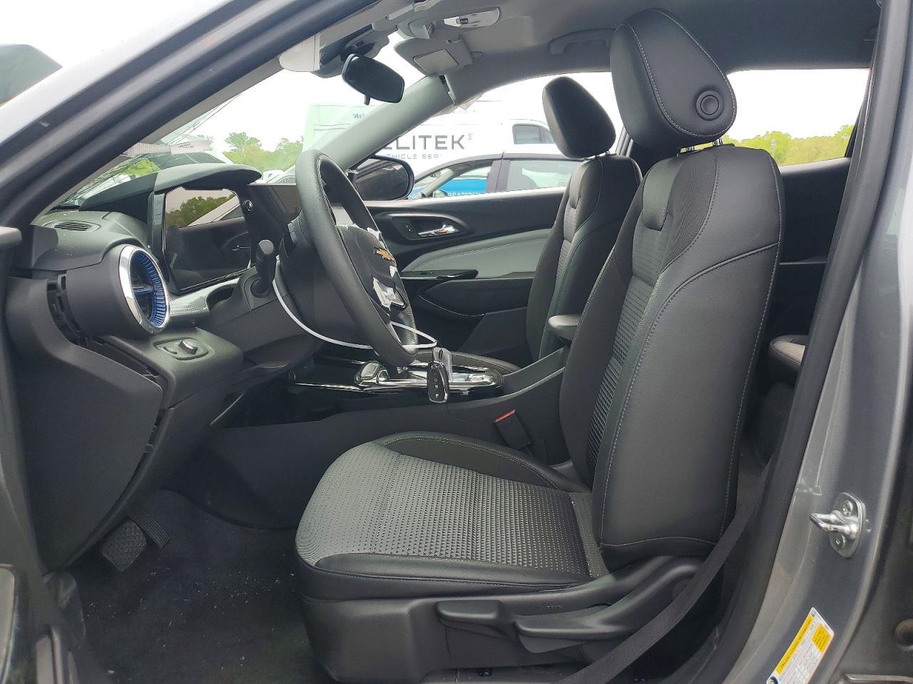 2025 CHEVROLET TRAX