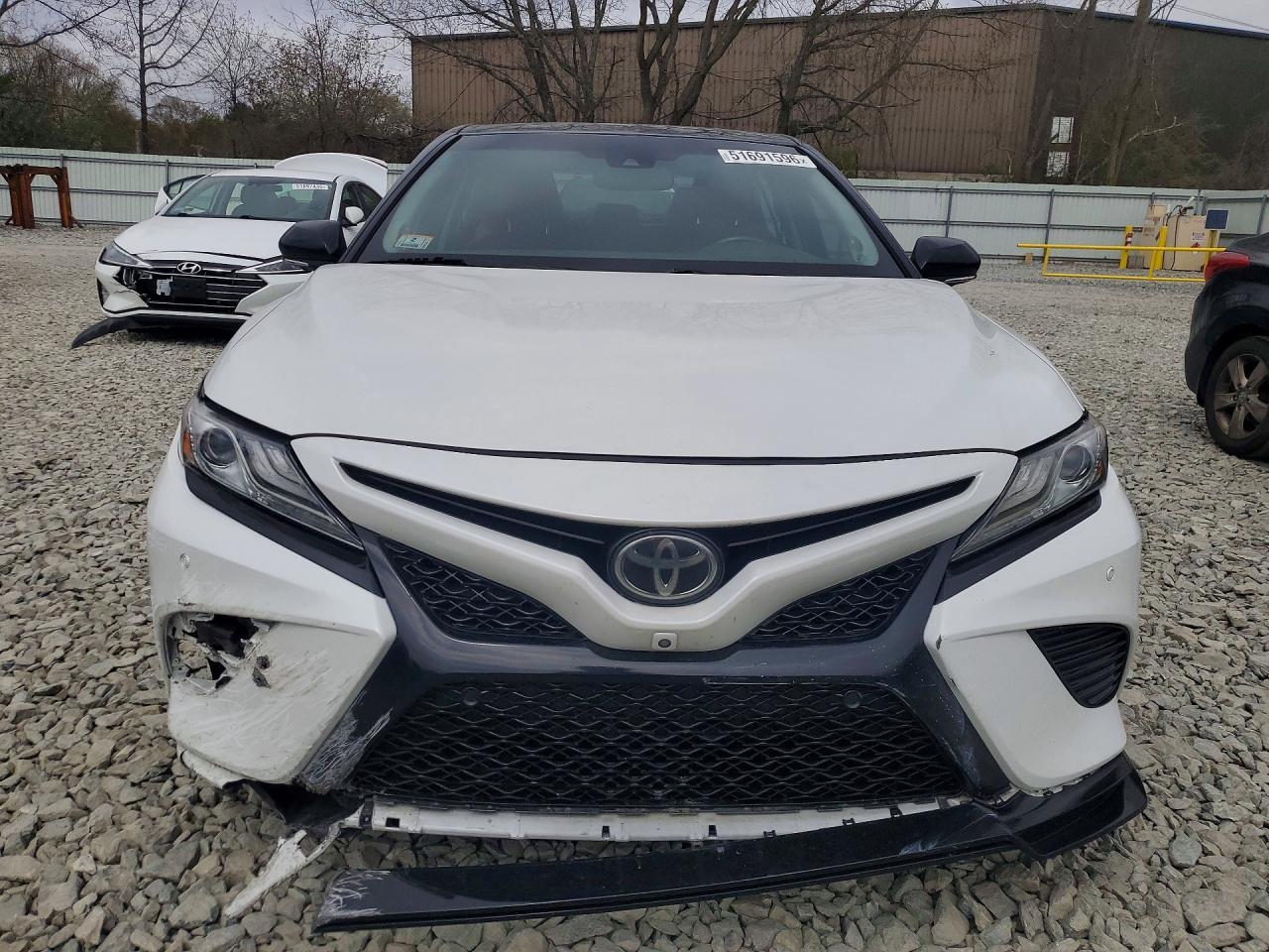 2018 TOYOTA CAMRY