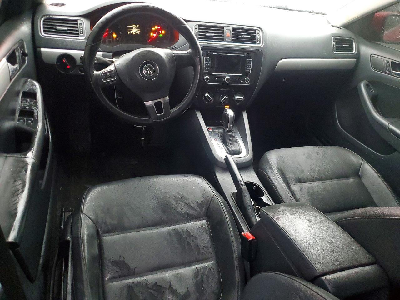 2011 VOLKSWAGEN JETTA