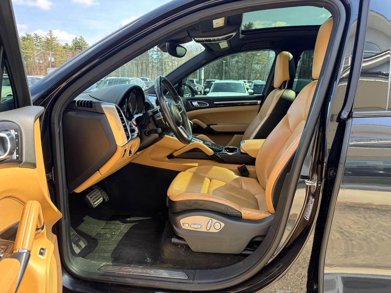 2016 PORSCHE CAYENNE