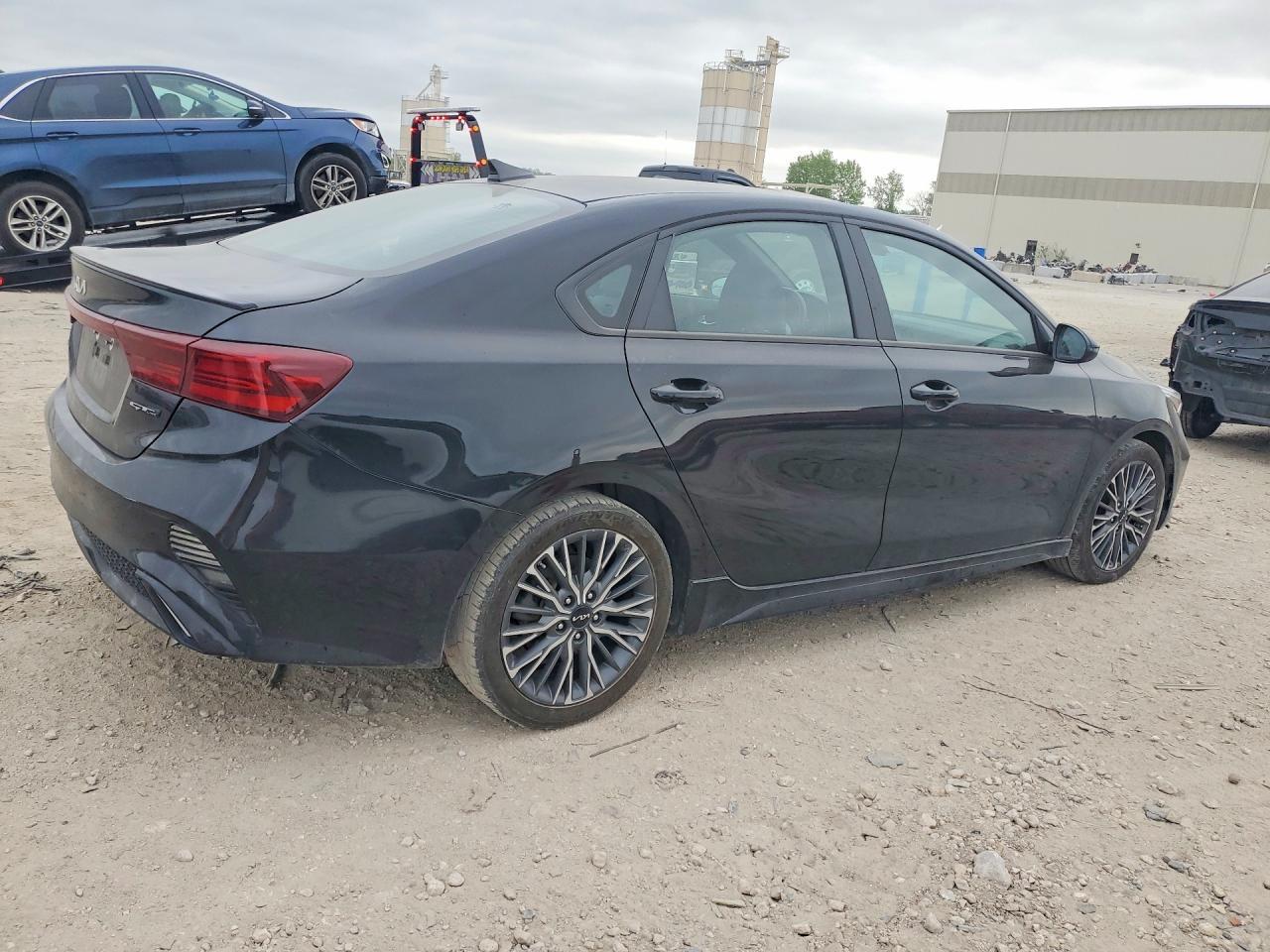 2023 KIA FORTE