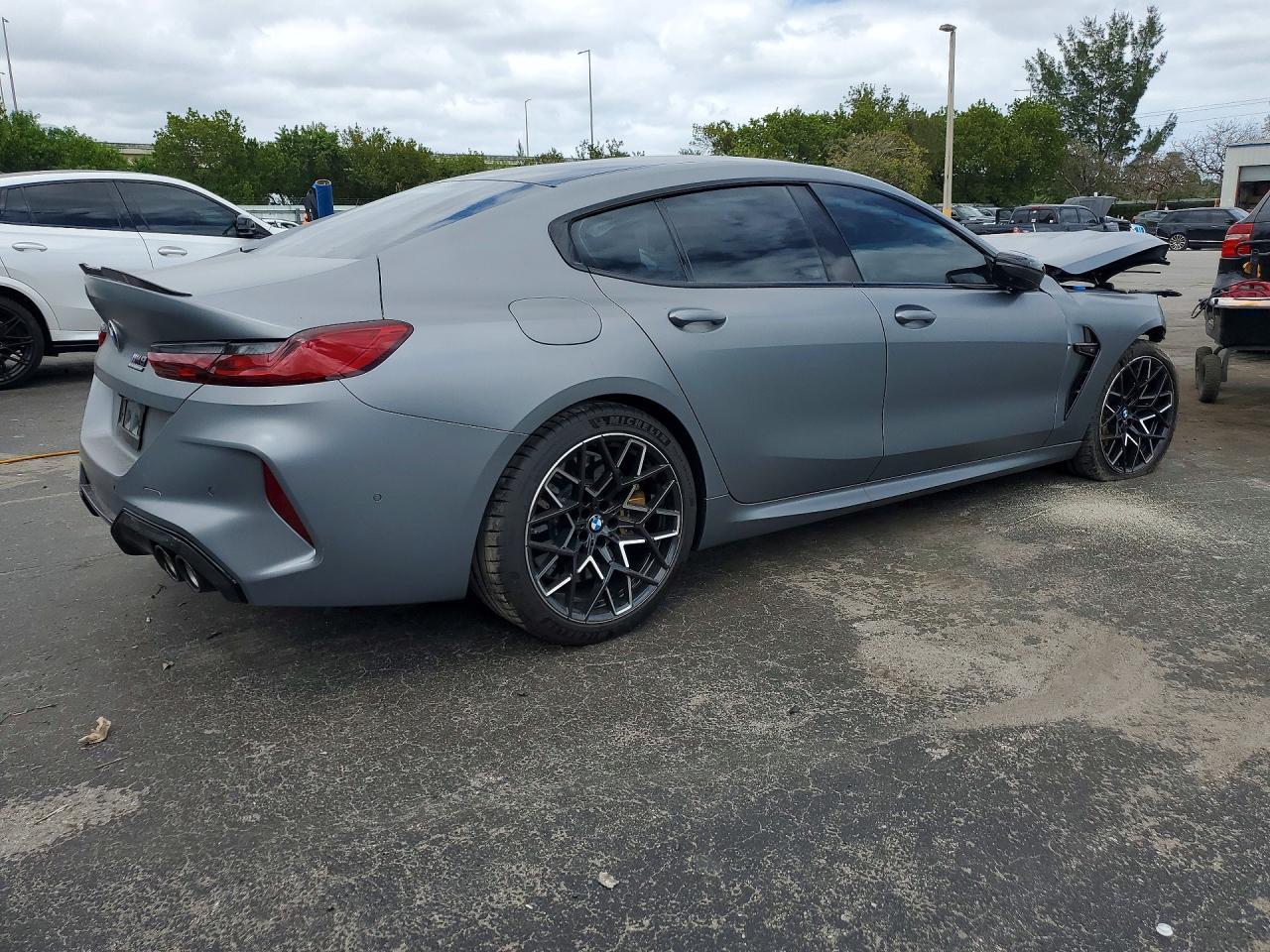 2025 BMW M8