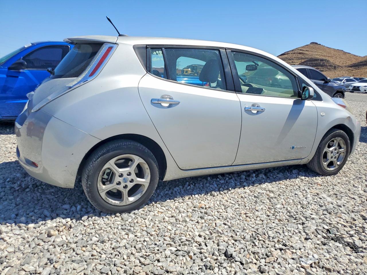 2012 NISSAN LEAF