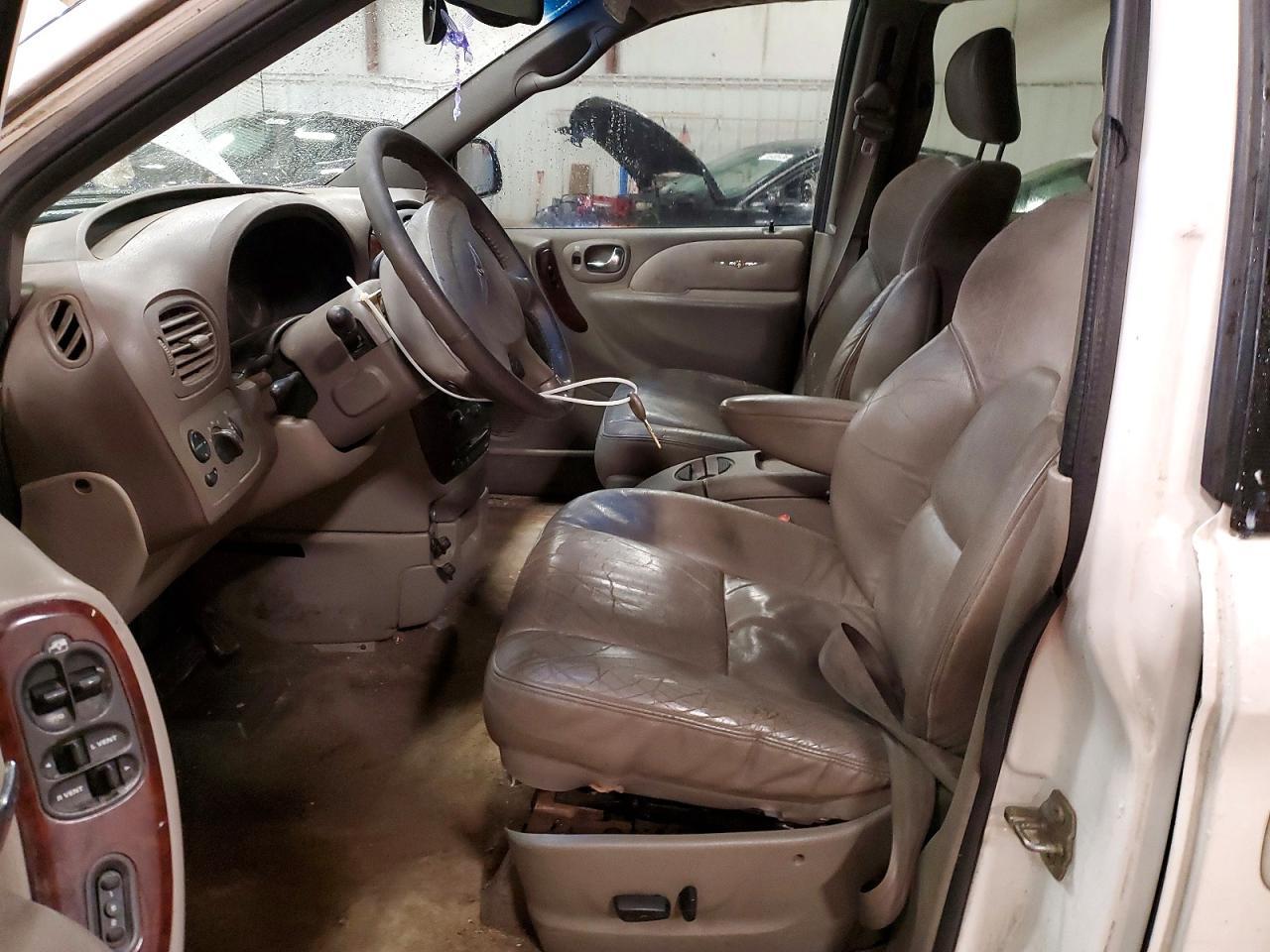 2002 CHRYSLER Town & Country