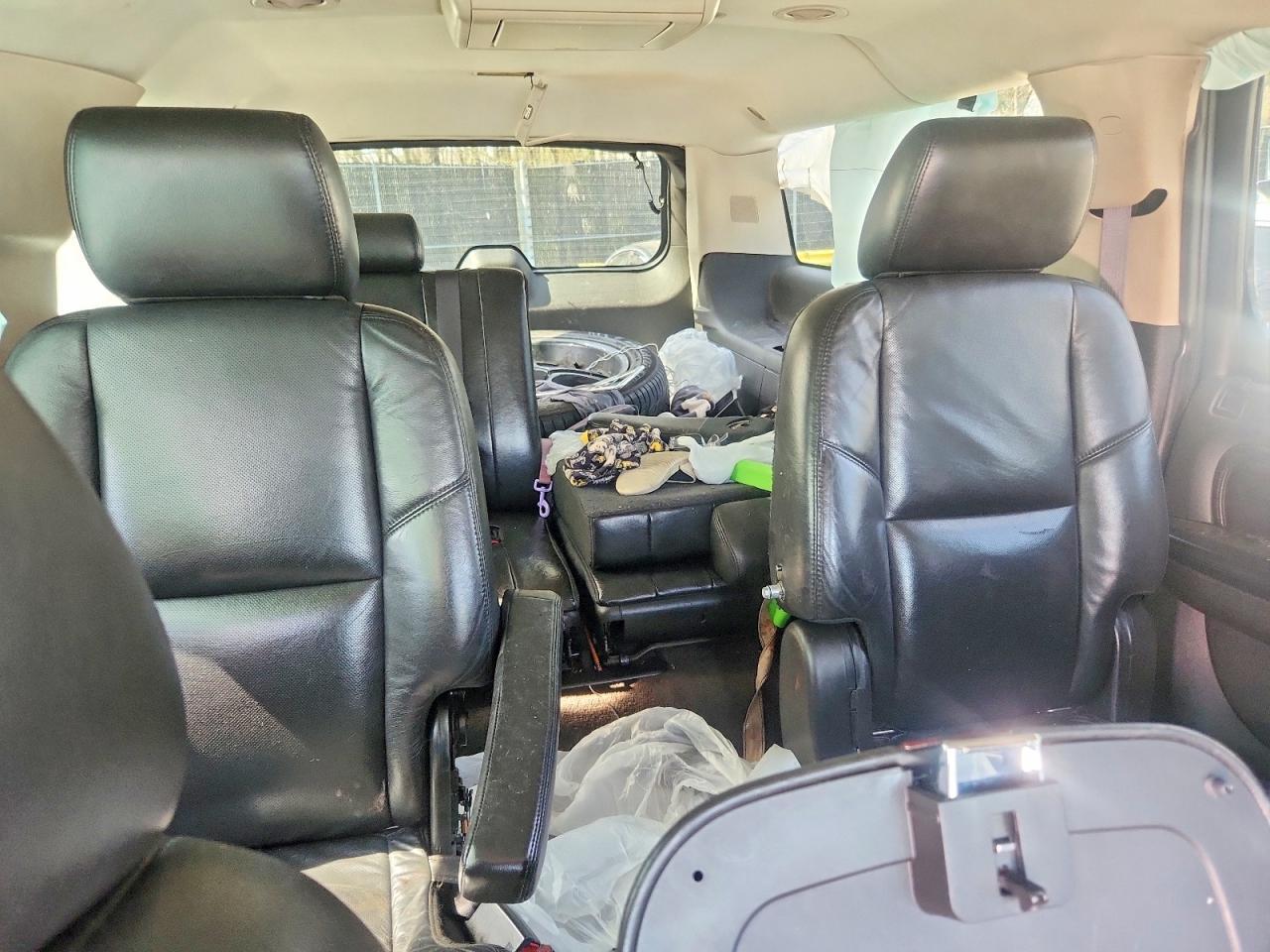 2011 CADILLAC Escalade ESV