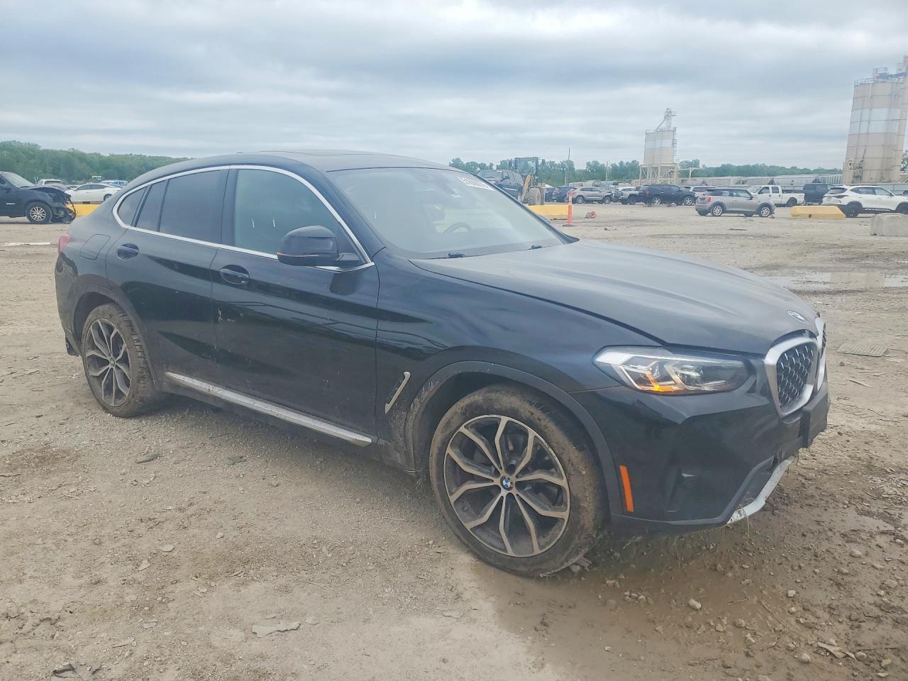 2022 BMW X4