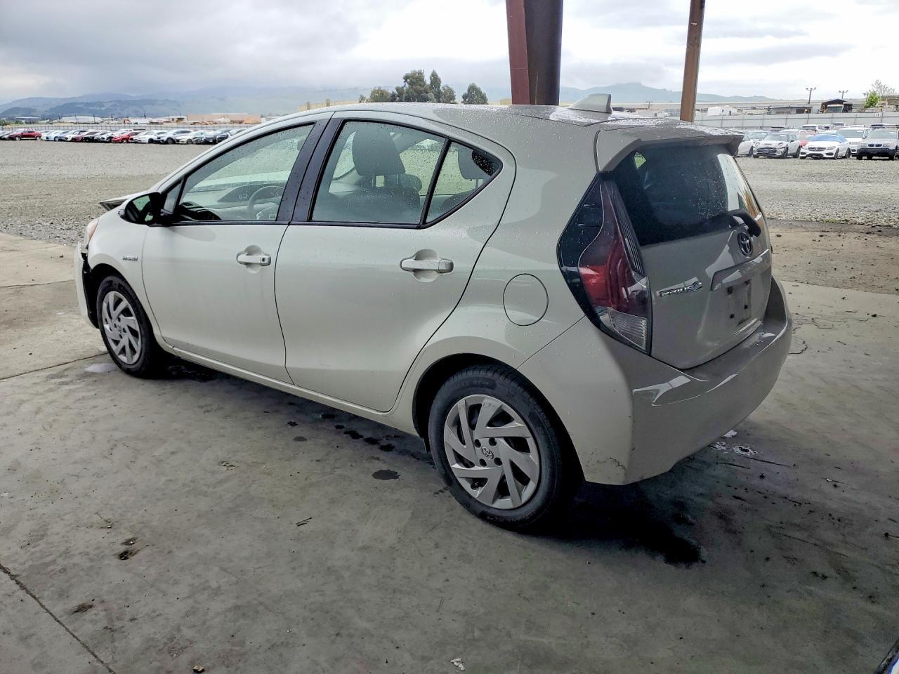 2015 TOYOTA Prius c