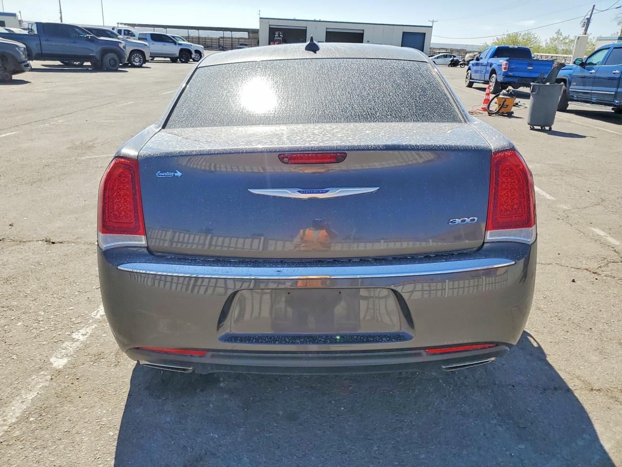 2019 CHRYSLER 300