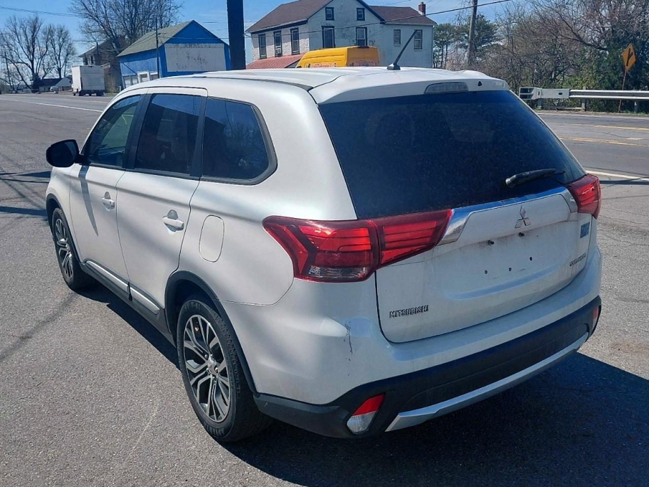 2016 MITSUBISHI outlander