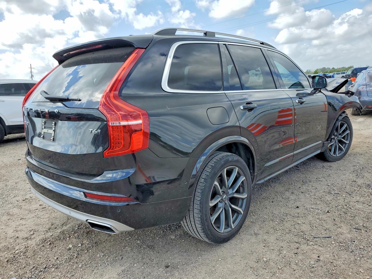 2016 VOLVO XC90