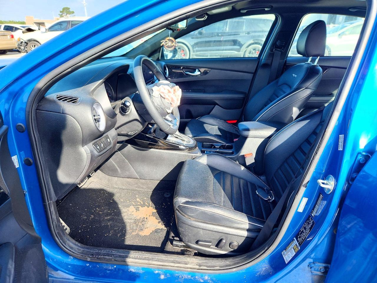 2023 KIA FORTE