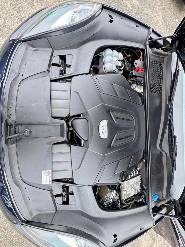 2019 PORSCHE CAYENNE