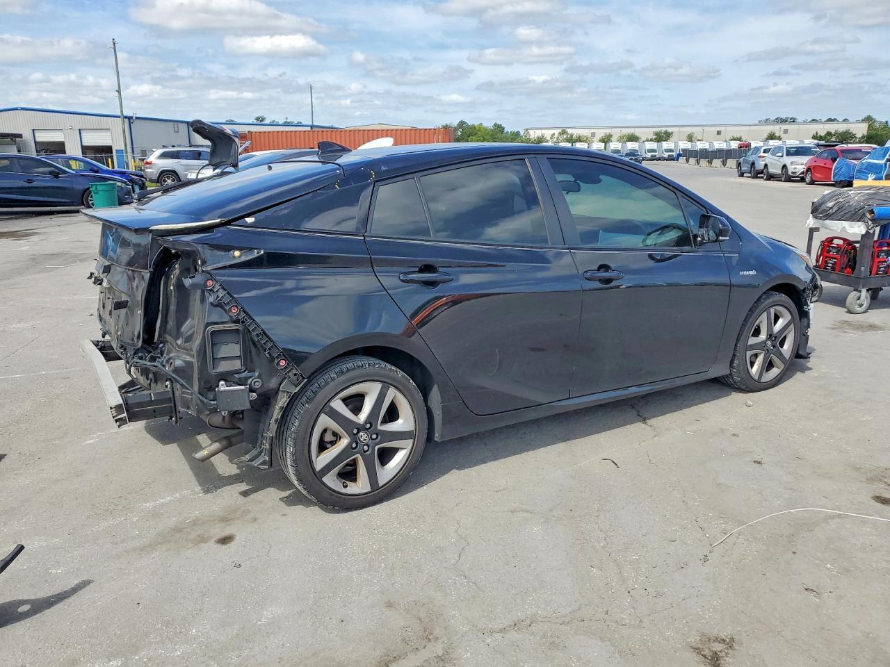2017 TOYOTA PRIUS