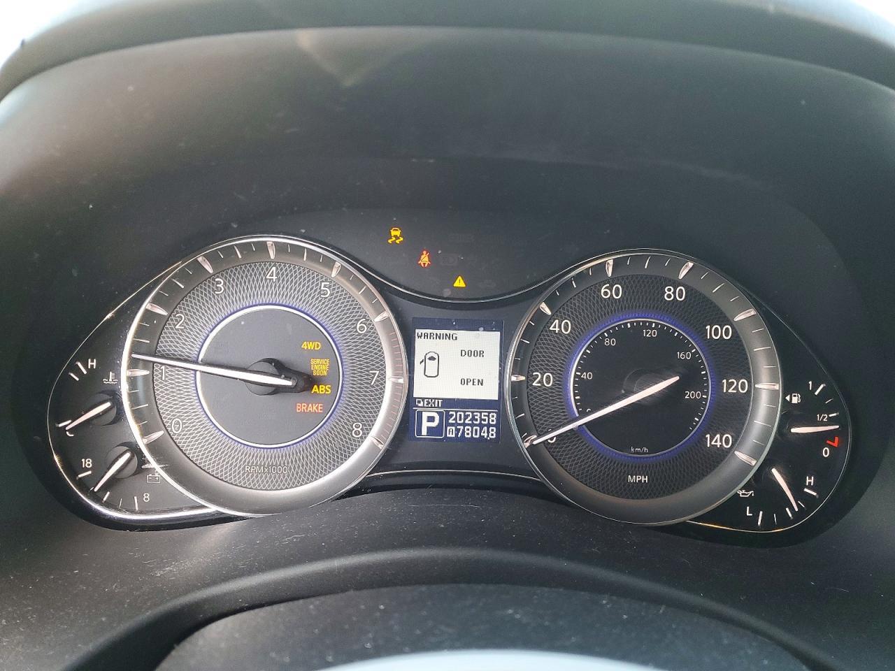 2011 INFINITI QX56