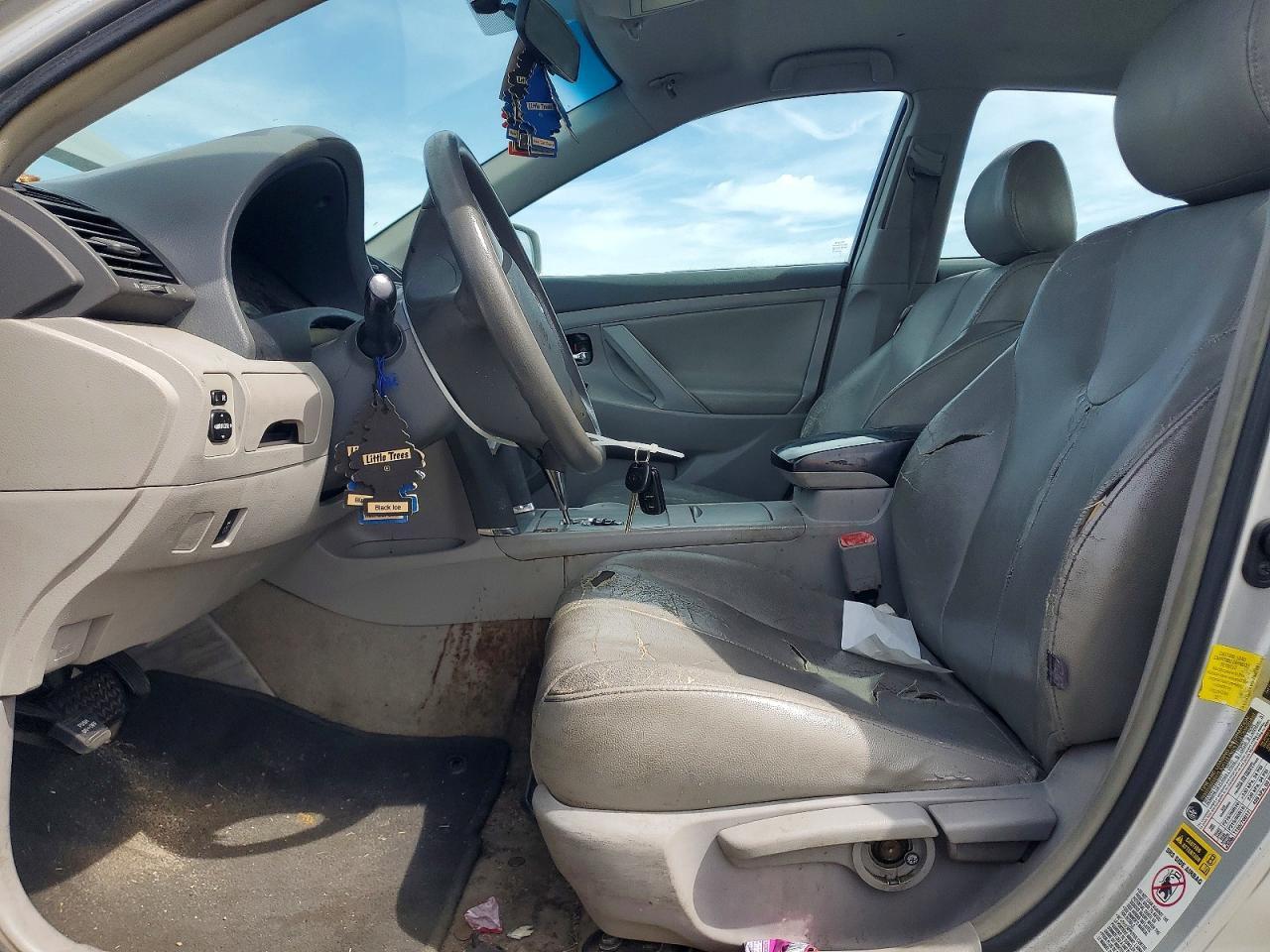 2011 TOYOTA CAMRY