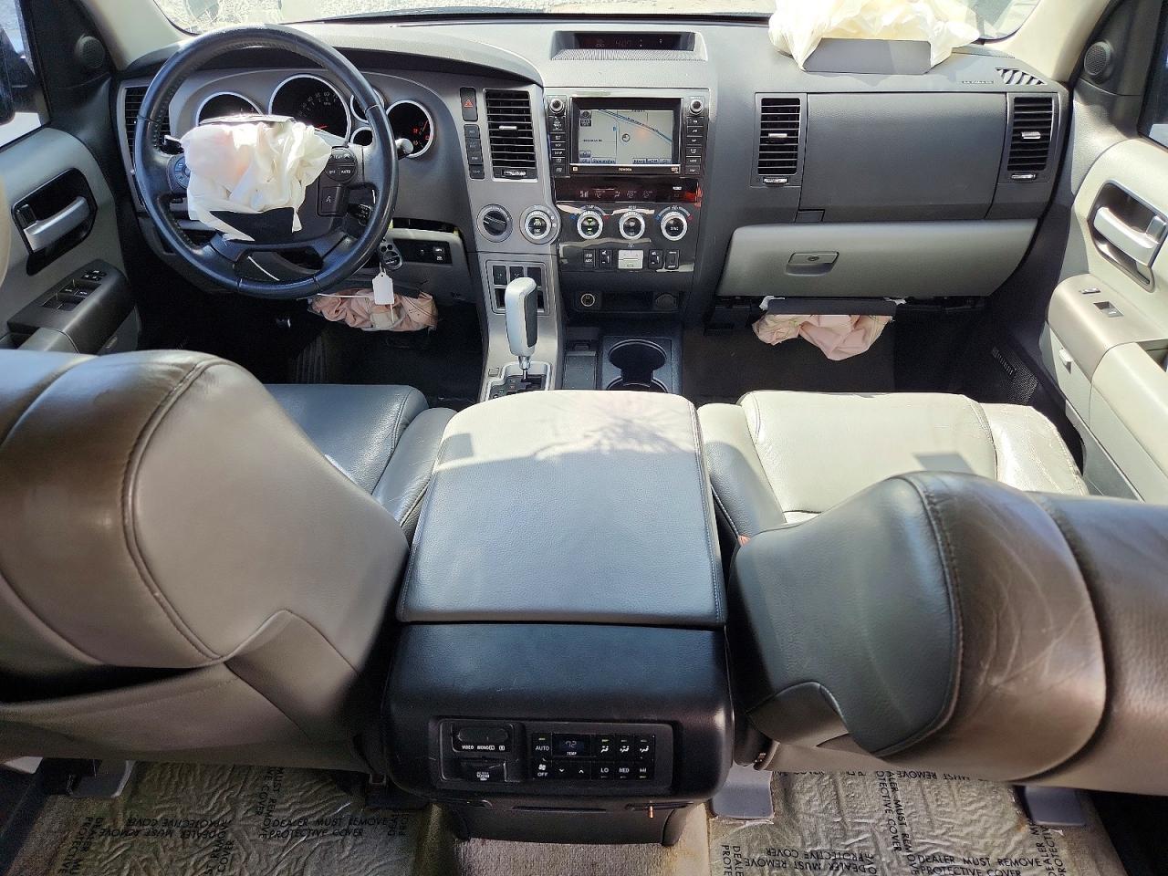 2011 TOYOTA Sequoia