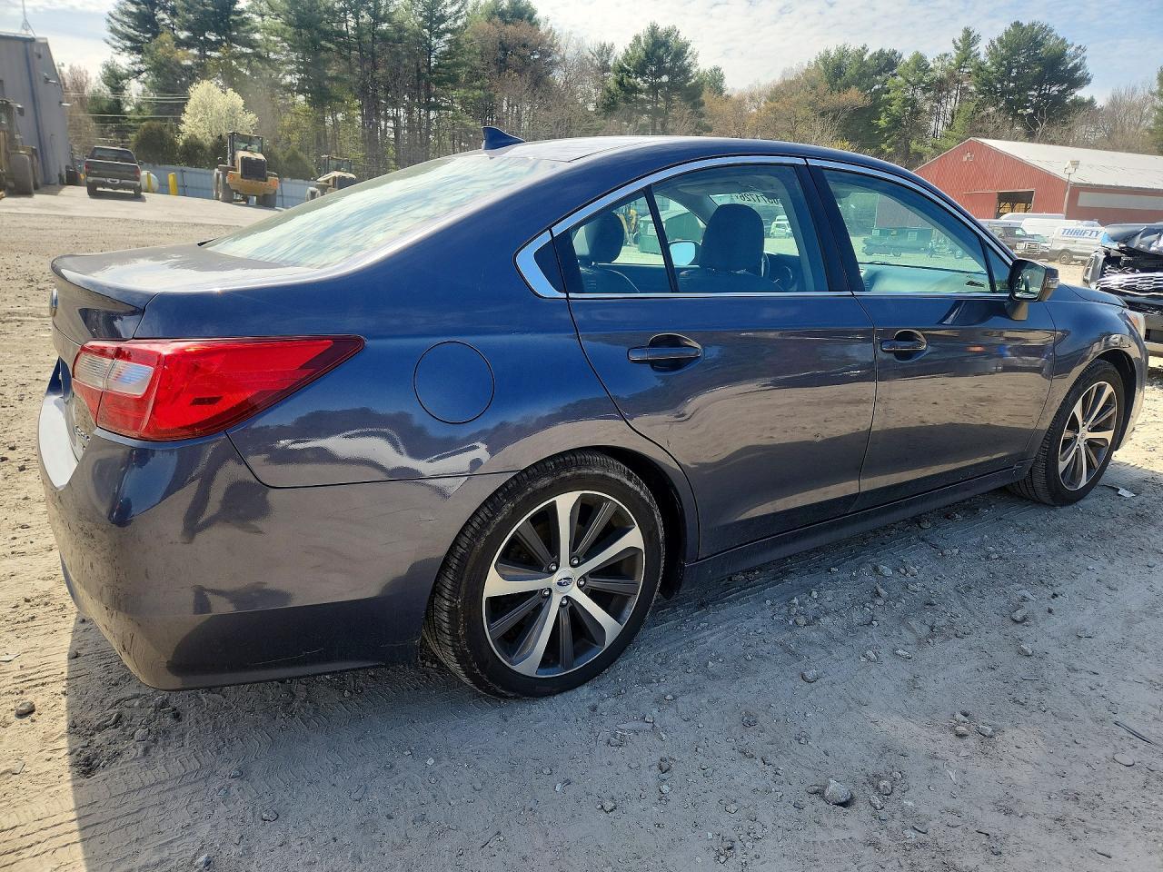 2017 SUBARU Legacy